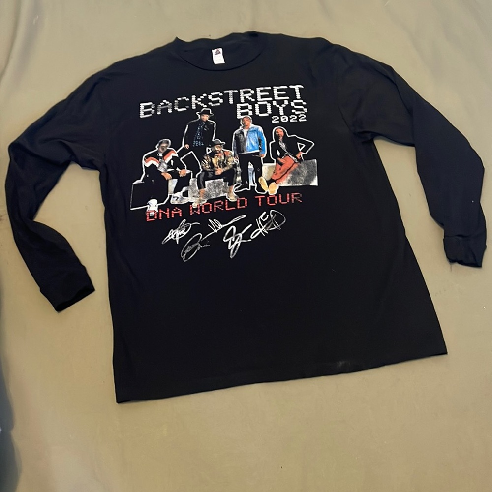BACK STREET  BOYS.  DNA  2022 Tour, long sleeve T SHIRT size LARGE